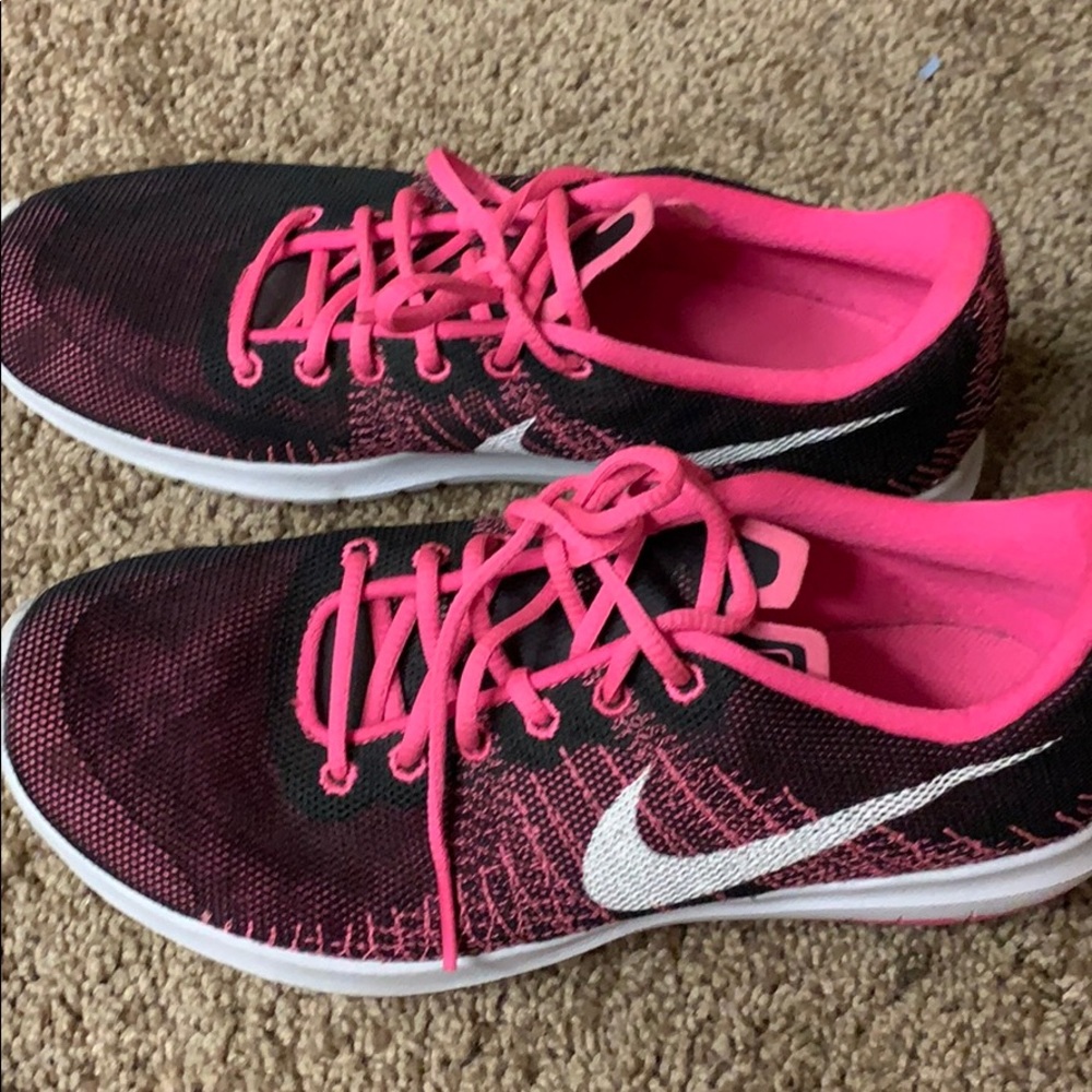 Nike kids pink and black sneakers, great condition